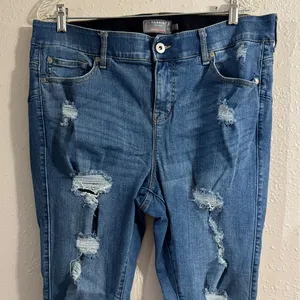 Torrid Distressed Skinny Jeans in Blue 18R thumbnail 2