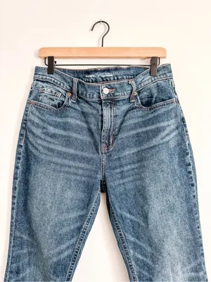 Old Navy Mid Rise Boyfriend Jeans Size 8 Medium Wash Raw Hem Cropped thumbnail 2