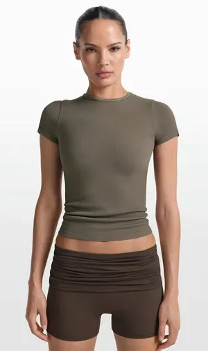 Nike Skims Ribbed Seamless Short Sleeve Top Dusty Oakmoss / Dune Size Medium thumbnail 1