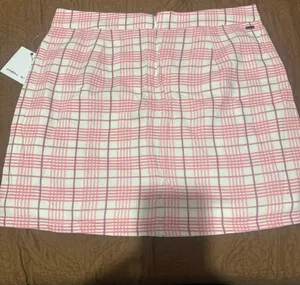 O'Neil Chic mini skirt with pink and white plaid pattern. Perfect for casual outings. thumbnail 4