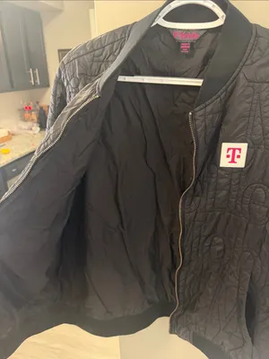 T-Mobile Be Magenta WOMEN'S QUILTED BLACK JACKET M thumbnail 8