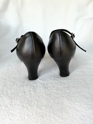 Capezio 2.5” Heel Character Shoes Black Women’s 10M– Gently Worn thumbnail 5