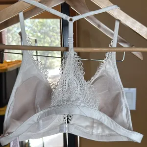 Victoria’s Secret Body by Victoria Cream Lace Bra Bralette Size Small thumbnail 8