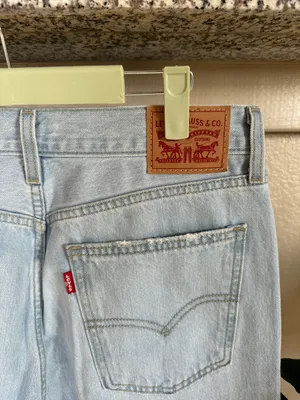 Levi's Mom Jeans thumbnail 3