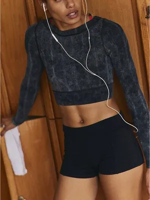 Free People Race Me Layer FP Movement NWT Black Size M/L thumbnail 1