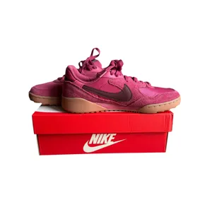 Nike Terra Manta Low Sneakers Berry Pink Gum Sole Women's 7.5 thumbnail 2