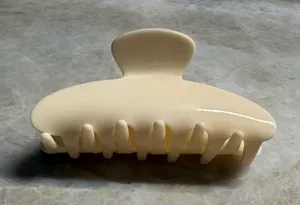 Claw clip thumbnail 1