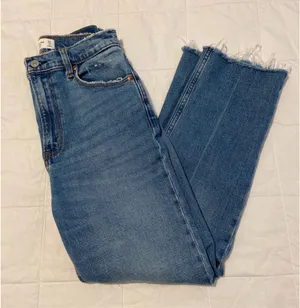 Abercrombie & Fitch ultra high rise ankle straight jeans thumbnail 3