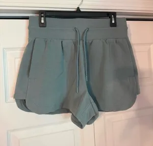 Old Navy Active Green Fleece High-Waisted Athletic Shorts Women’s Size Medium thumbnail 1