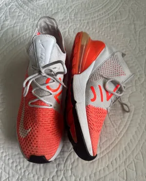 Nike Air Max 270 Flyknit thumbnail 1