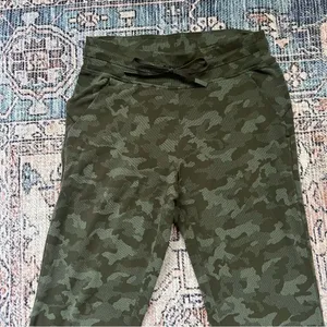 Lululemon Ready to Rulu Jogger 29" Heritage Camo Dark Olive Green Twill Size 6 thumbnail 7