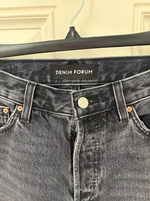 Aritzia Denim Forum '90s Joni Lo-Rise Loose in Black Licorice Size 27 thumbnail 3