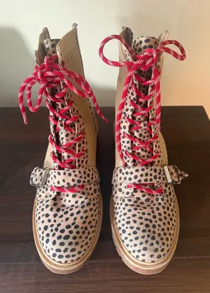 DV Leopard boots  thumbnail 1