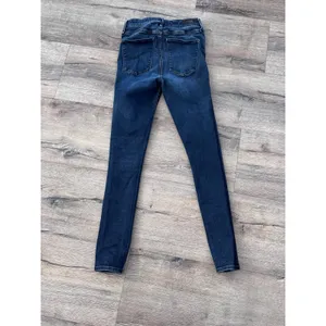 Abercrombie and Fitch super high rise super skinny jeans, denim‎ size 26 size 2 thumbnail 4