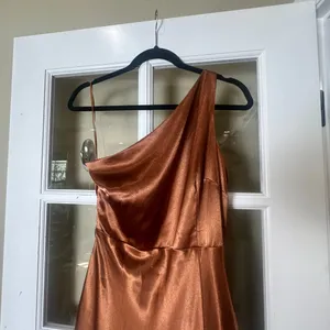 BIRDY GREY Kira copper satin 1 shoulder bridesmaid bridal maxi dress NWOT Medium thumbnail 3