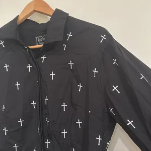 Cowgirl Hardwear Black Button Down Long Sleeve Shirt Silver Cross Pattern sz XL thumbnail 4