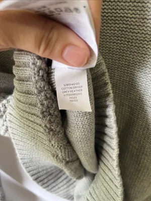 GAP Women's Light Gray Cable-Knit Crewneck Sweater thumbnail 4