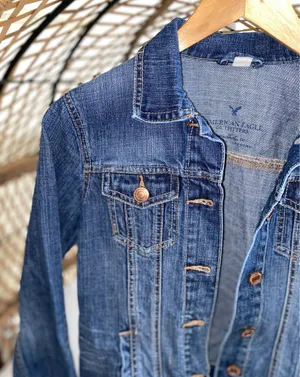 American Eagle Outfitters Women’s Denim Jacket Size Small thumbnail 4