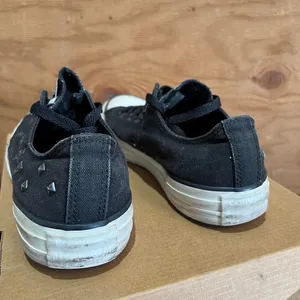 Converse Women's Black and Navy Trainers thumbnail 5