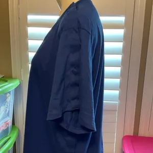 Elegant Royal Blue V-Neck Long Sleeve Top thumbnail 5