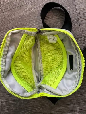 Lululemon Everywhere Belt Bag 1L in Highlight Purple, Vapor, and Intense Teal thumbnail 7