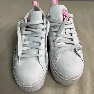 Puma Mayze Floral Platform Sneakers White Pink Embroidered Women’s 8.5 thumbnail 4