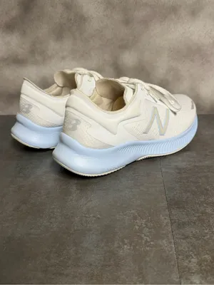 New Balance Wide Dynasoft Pesu V1 Women's White Sneakers Size 8.5D thumbnail 7