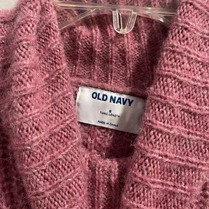 Old Navy Shaker-Stitch Tunic-Length Turtleneck Sweater thumbnail 6