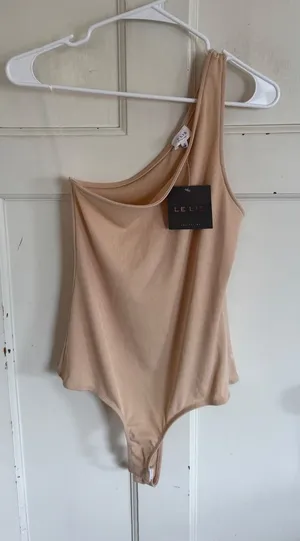 NWT Le Lis‎ Imani one shoulder nude bodysuit size medium thumbnail 1