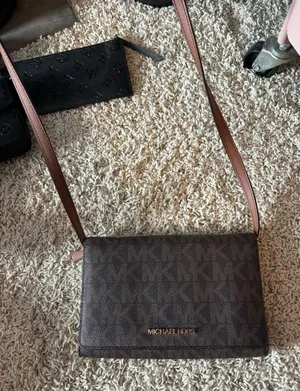 Michael Kors Crossbody thumbnail 1