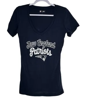 NFL Team Apparel New England Patriots Navy Blue V-Neck‎ Graphic T-Shirt Small thumbnail 1