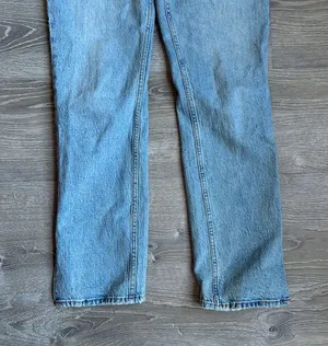 Abercrombie Ultra High Rise 90s Straight Jean, Light with Vent Hem thumbnail 7