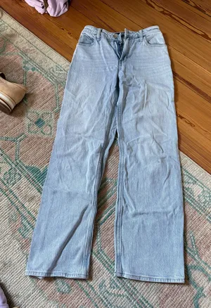 light washed Hollister jeans thumbnail 1