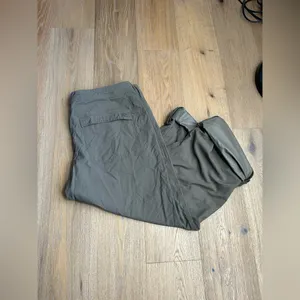 Size 10 North Face Hiking Pants, Women’s Large Hiking pants thumbnail 5