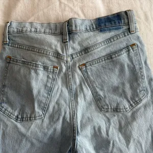 Abercrombie Women’s90s Straight Ultra High Rise Distressed Jeans, Size 6r thumbnail 5