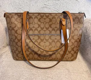 coach Gallery Tote In Signature Canvas With Patches CJ603 thumbnail 3