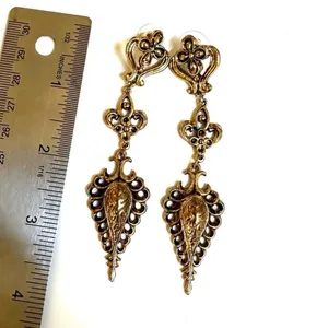 Gold tone Vintage Victorian Renaissance statement Dangle Earrings thumbnail 7