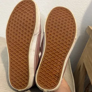 Vans Mauve and White Low-Top Sneakers 8.5 thumbnail 5