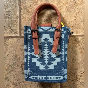 NWT Wrangler Laser Cut Printed Square Cross Body bag thumbnail 2