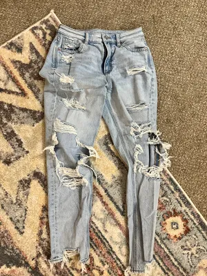 American Eagle Outfitters Distressed Jeans thumbnail 5