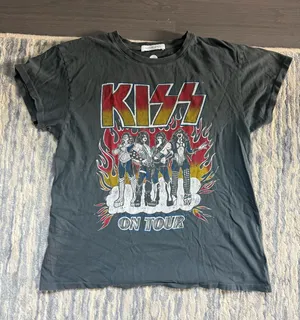 Daydreamer KISS graphic t-shirt thumbnail 1