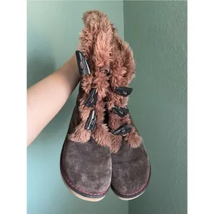 Earth Shoe Wyandot Cabin Suede Leather Cold Weather Toggle Boots Size 8.5 Brown thumbnail 2