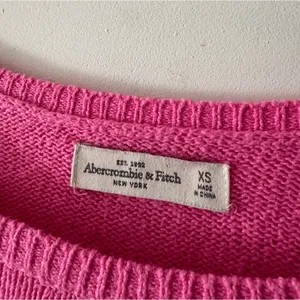 Y2K Abercrombie & Fitch Pink Embroidered Moose Logo‎ Sweater thumbnail 4
