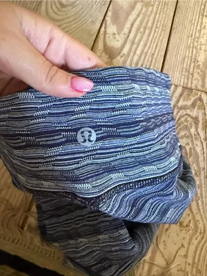 Lululemon Cropped Leggings size 6 thumbnail 3