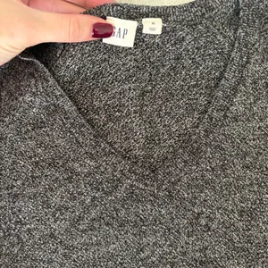 Gap sweater thumbnail 2