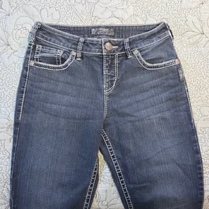 Silver Jeans NATSUKI Medium Wash Boot Cut Jeans. Size 28/33 thumbnail 3
