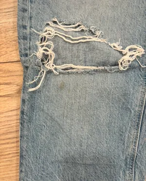 American Eagle Distressed Straight Leg Jeans – Size 6 thumbnail 4