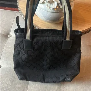 Gucci GG Canvas Shoulder Bag thumbnail 11