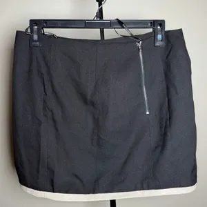 NWT Whitefox Run to You Mini Skirt Black with White Trim Size Medium thumbnail 3