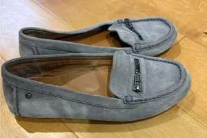 UGG suede women’s loafers shoes gray sz 8 thumbnail 1